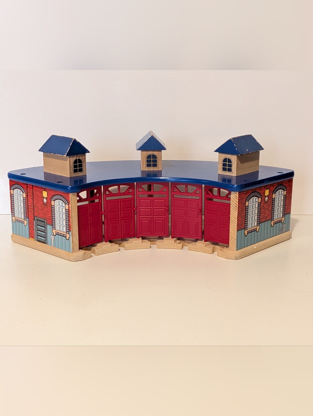 Thomas the Tank Engine Railway Wooden Roundhouse